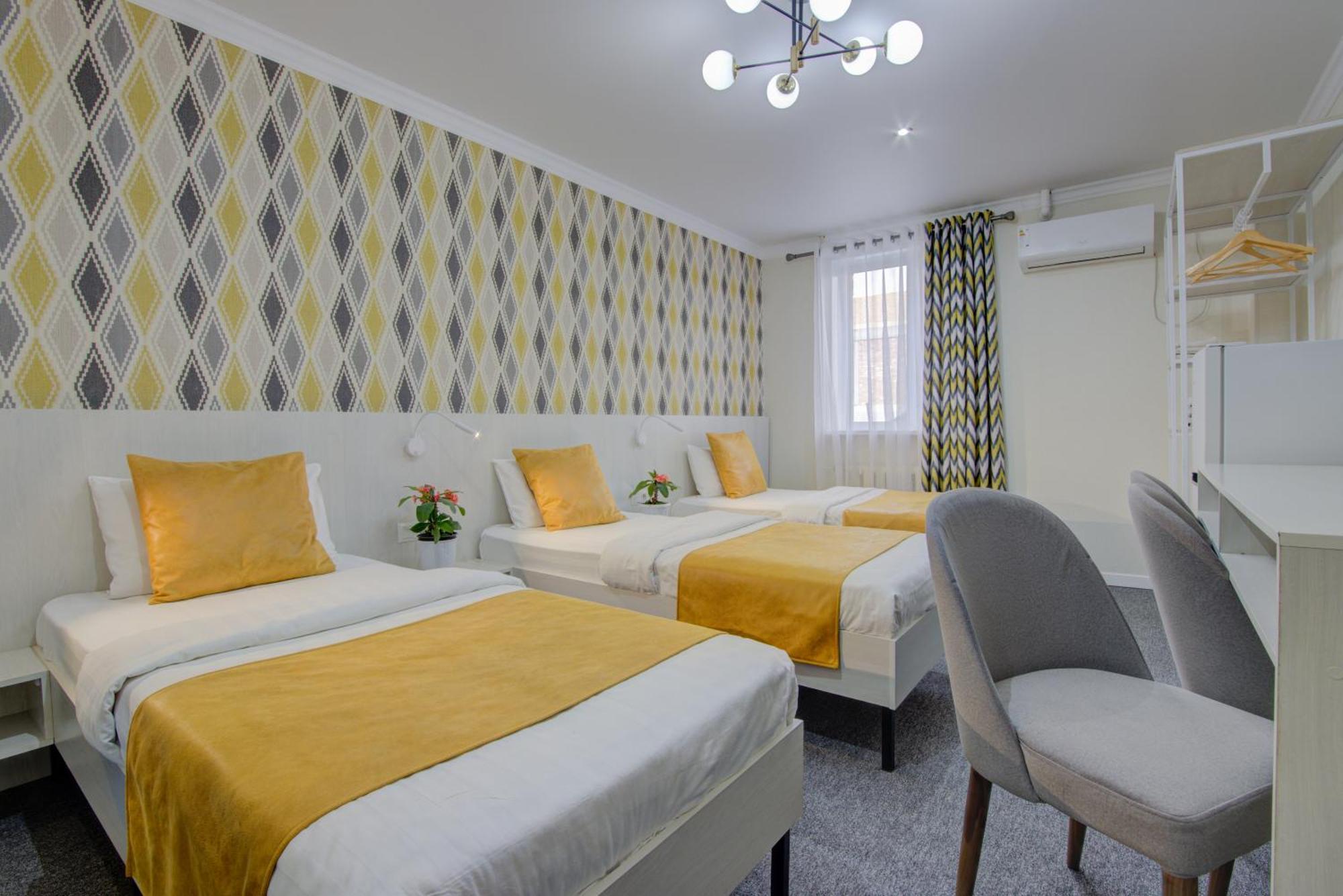 Viva Hotel Bișkek Exterior foto